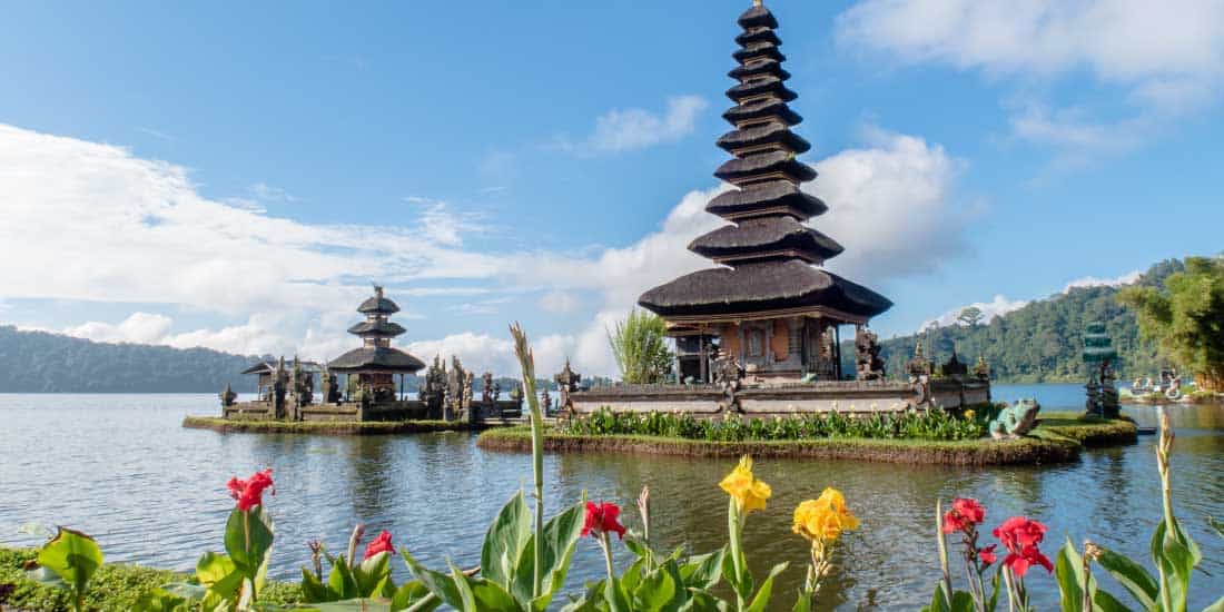 Bali holidays. Destination highlights and travel information