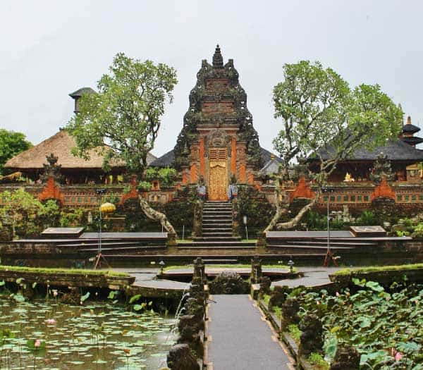 Bali holidays. Destination highlights and travel information