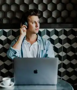 Work Travel Balance and the Digital Nomad: A Commentary 