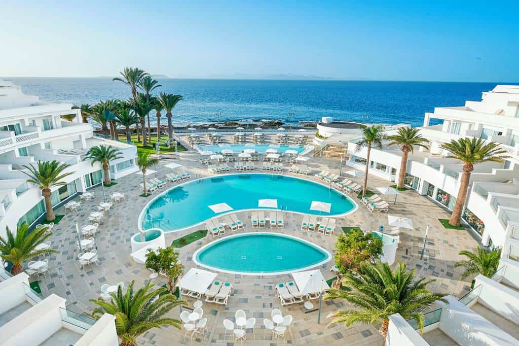 5-star seafront hotel in Playa Blanca with 7 outdoor pools, excellent family facilities including Star Camp and splash park, plus adults-only Star Prestige areas with exclusive pools, lounge and VIP service. Certified sustainable hotel