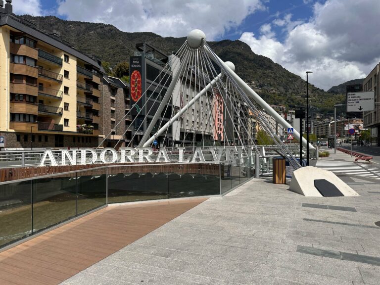 Andorra la Vella and its mountains