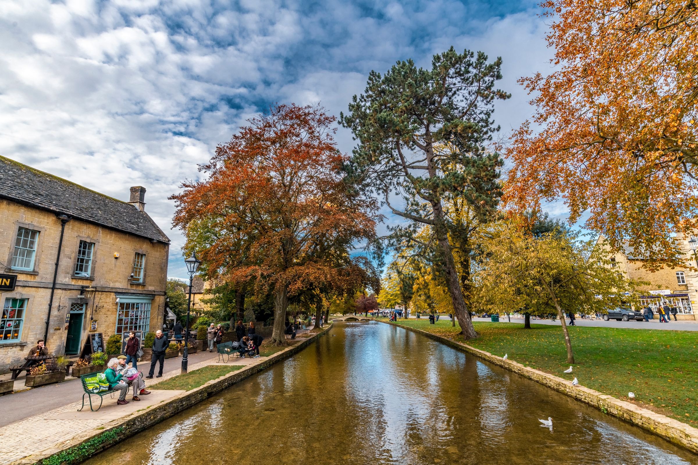 Bourton-on-the-Water in autumn