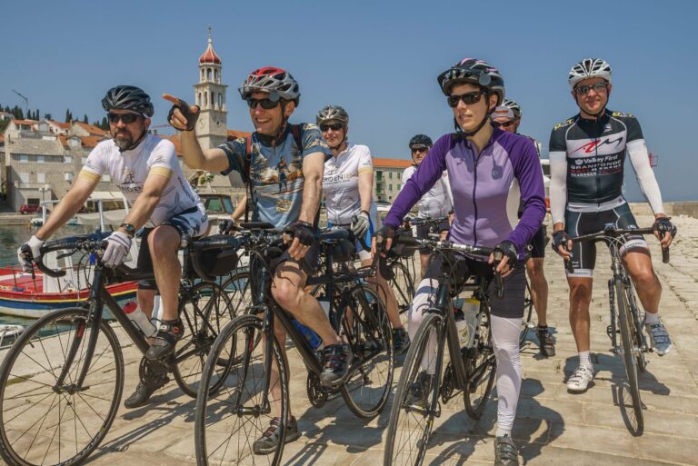 Cyclists setting off along the Adriatic coast