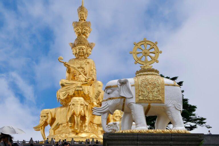 The golden Samantabhadra statue on Mount Emei