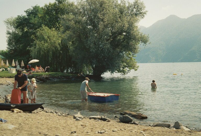 A family enjoying a day by an Italian lake