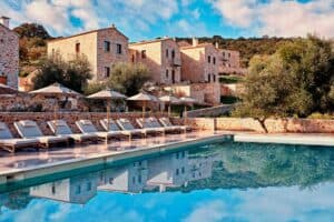 100 Rizes Luxury Sea Side Resort