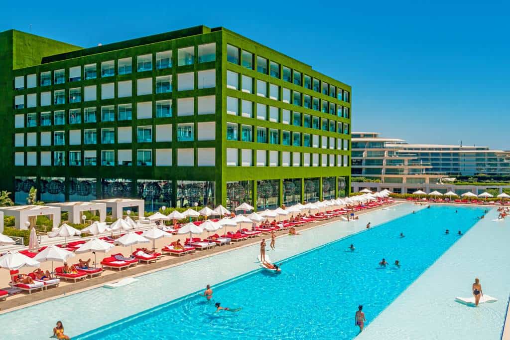 Adam_&_Eve_Hotel