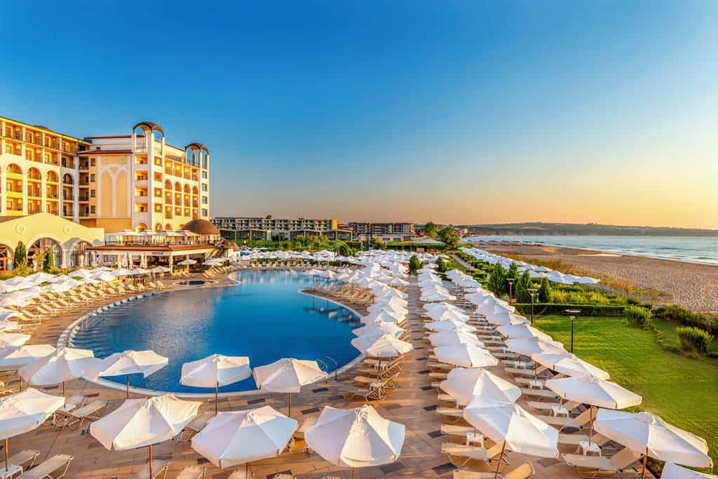 Alua_Helios_Bay