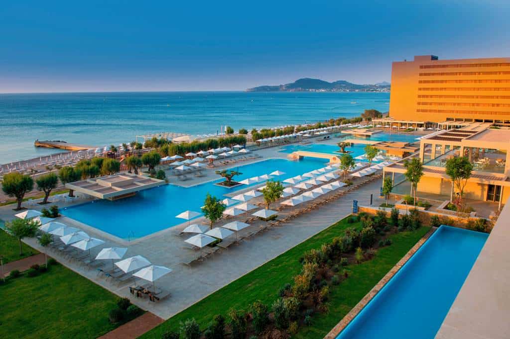 Amada_Colossos_Resort
