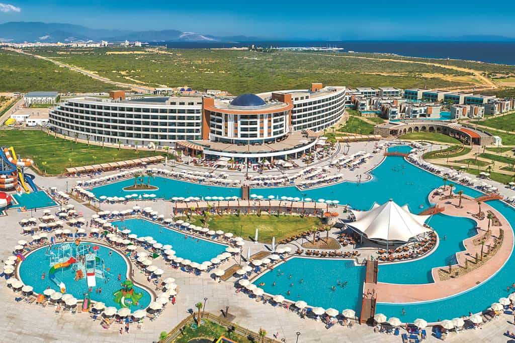 Aquasis_Deluxe_Resort_&_Spa