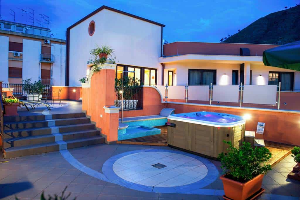 Artemis_Hotel