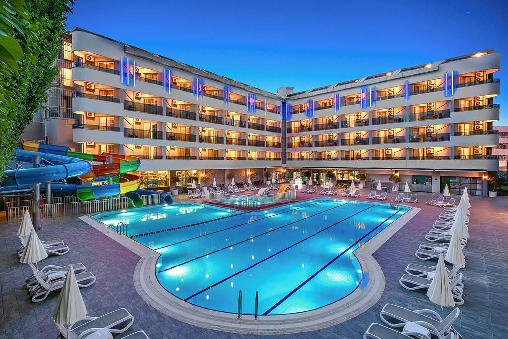 Avena_Resort_&_Spa_Hotel