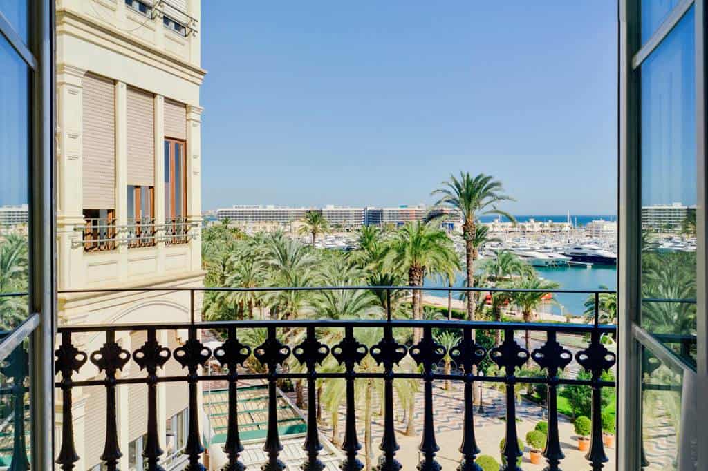 Casa_Alberola_Curio_Collection_by_Hilton