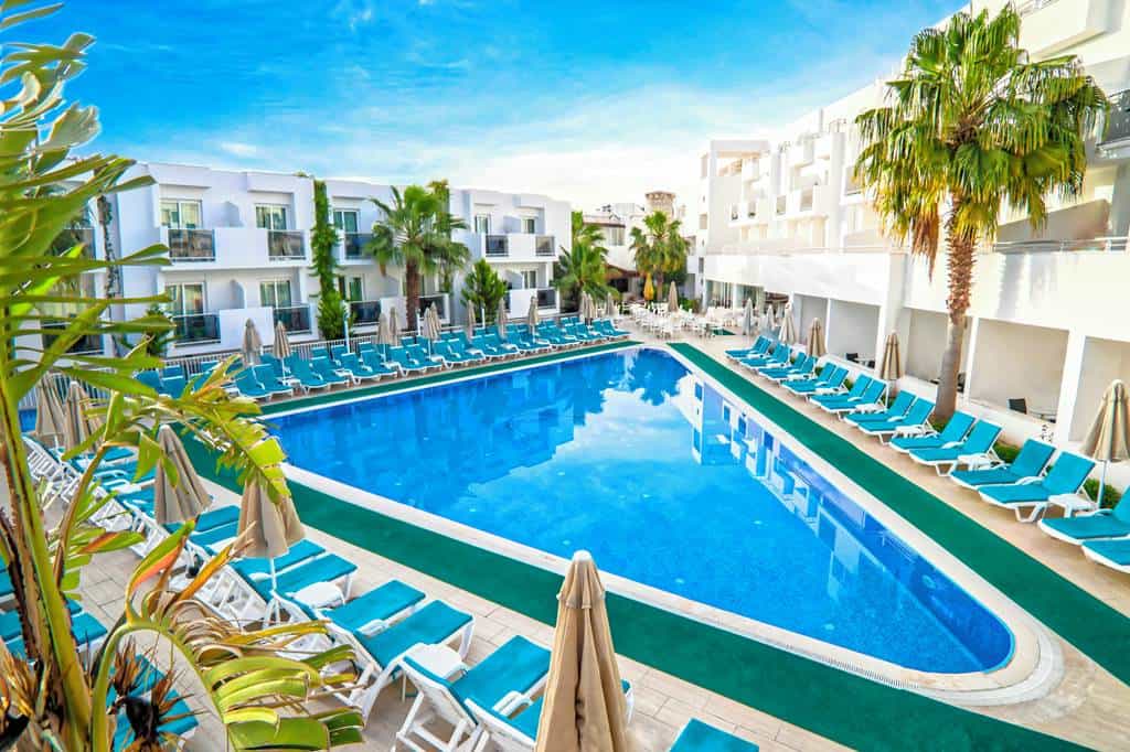 Club_Shark_Hotel
