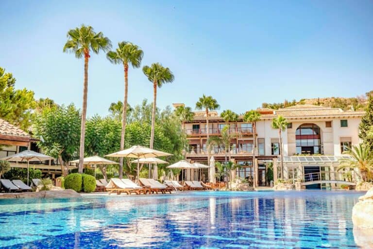 Columbia Beach Resort
