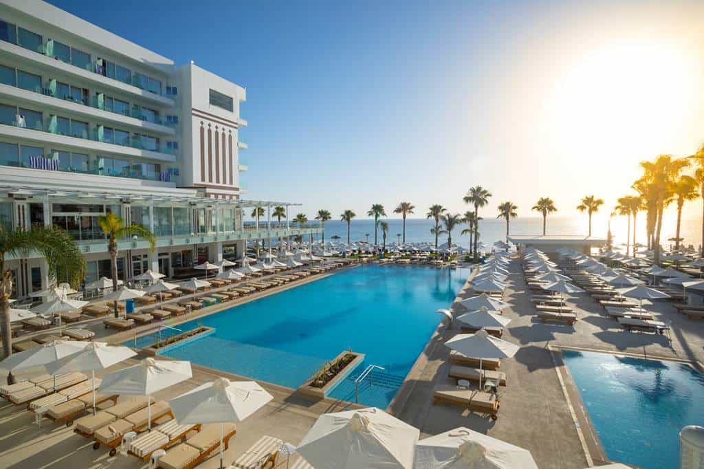 Constantinos_The_Great_Beach_Hotel