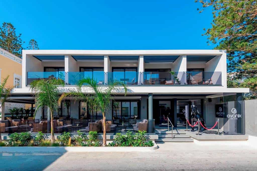 Evanik_Chic_Hotel
