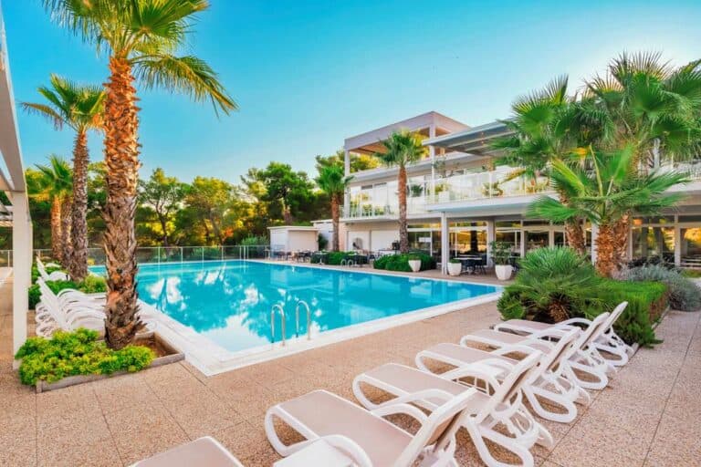 Gava Waterman Milna Resort