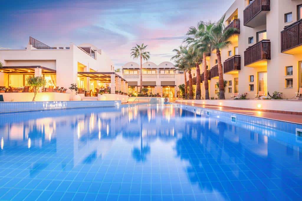 Giannoulis_Santa_Marina_Plaza