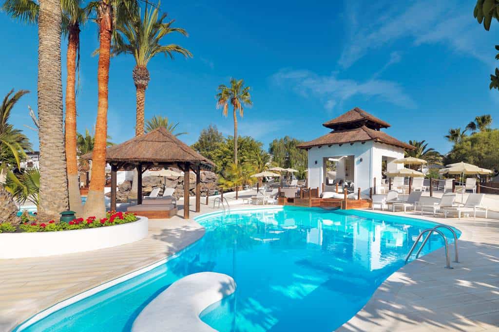 H10_White_Suites