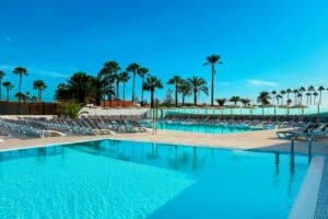 HL Miraflor Suites