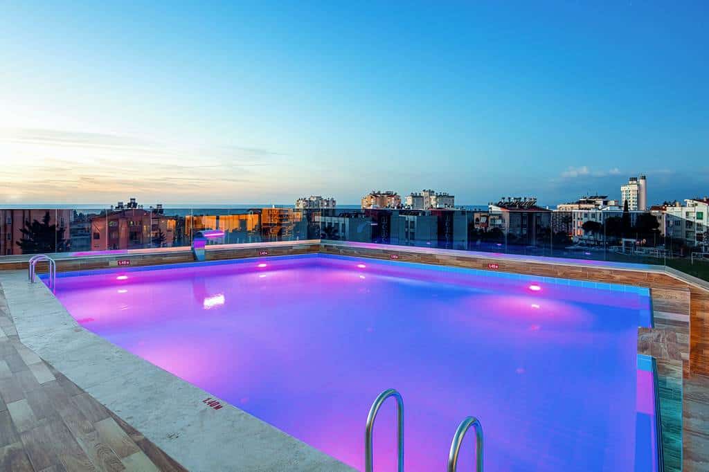 Holiday_Inn_Antalya_Lara