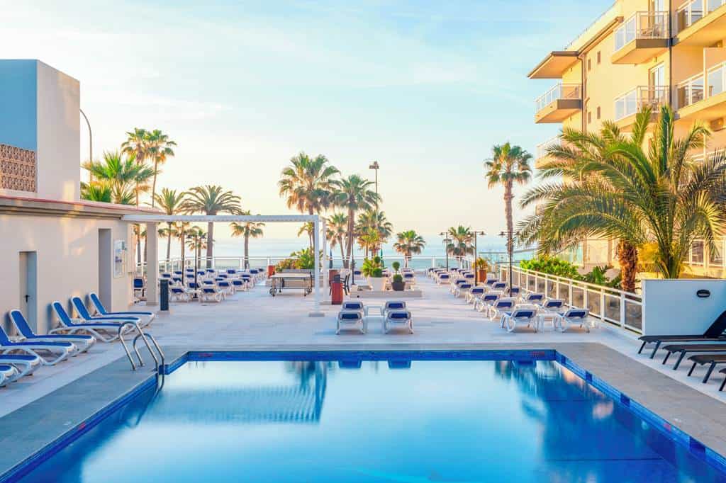 Hotel_Las_Arenas_Affiliated_by_Melia