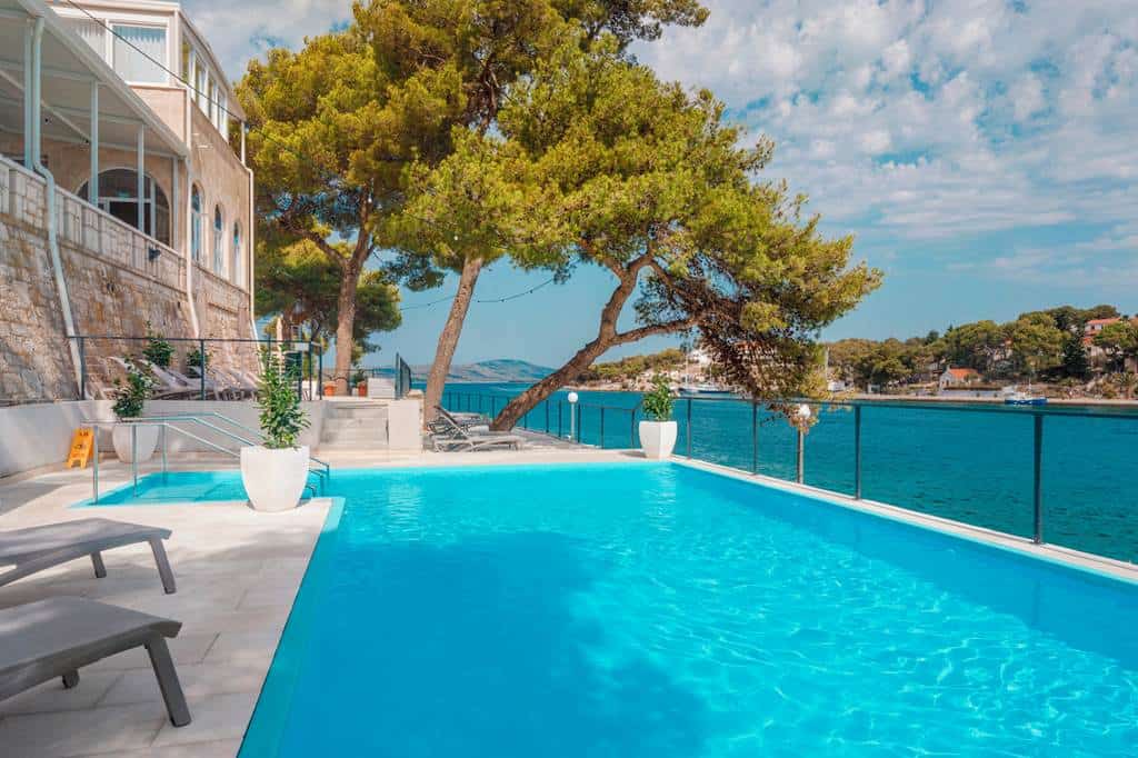 Hotel_Milna_Osam