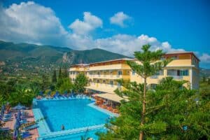 Koukounaria Hotel & Suites