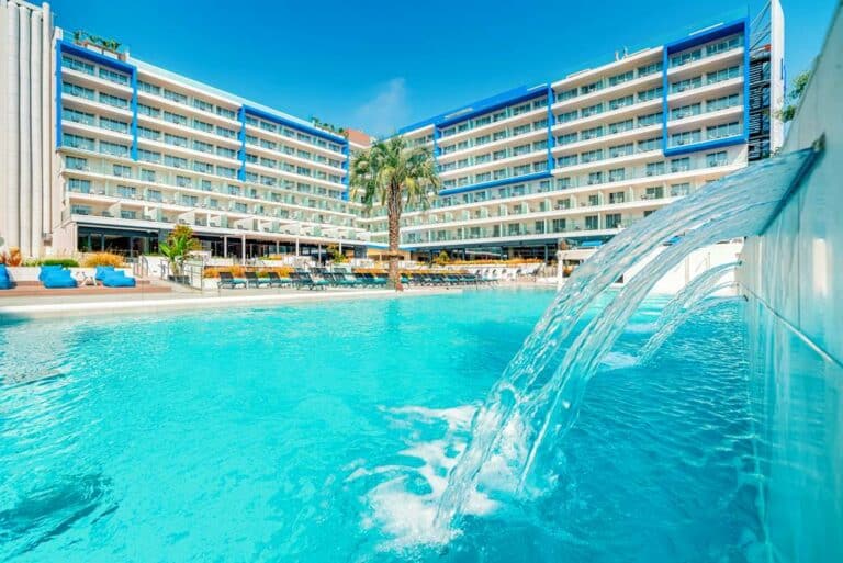 L’ Azure, Lloret De Mar