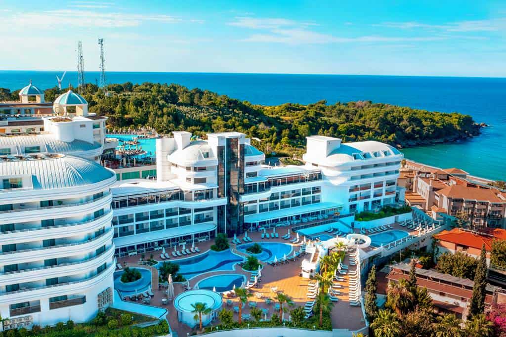 Laguna_Beach_Alya_Resort_&_Spa