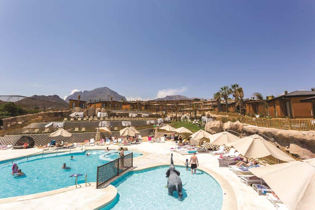 Magic_Natura_Animal_Waterpark_&_Polynesian_Lodge_Resort