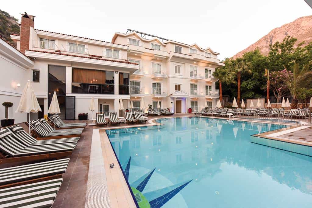 Montebello_Deluxe_Hotel