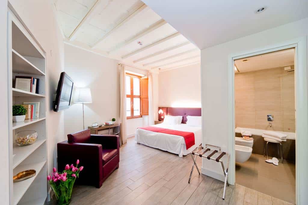 Navona_Palace_Luxury_Inn