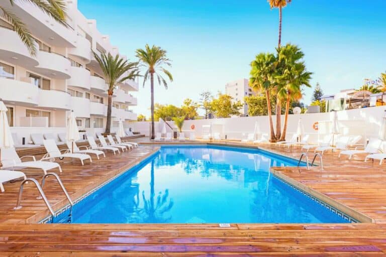 Palmanova Beach by TRH, Palma Nova