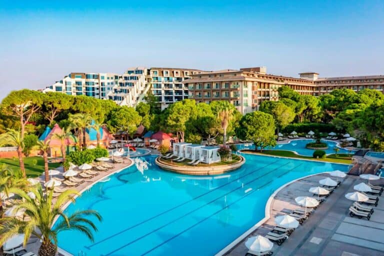 Papillon Ayscha, Belek
