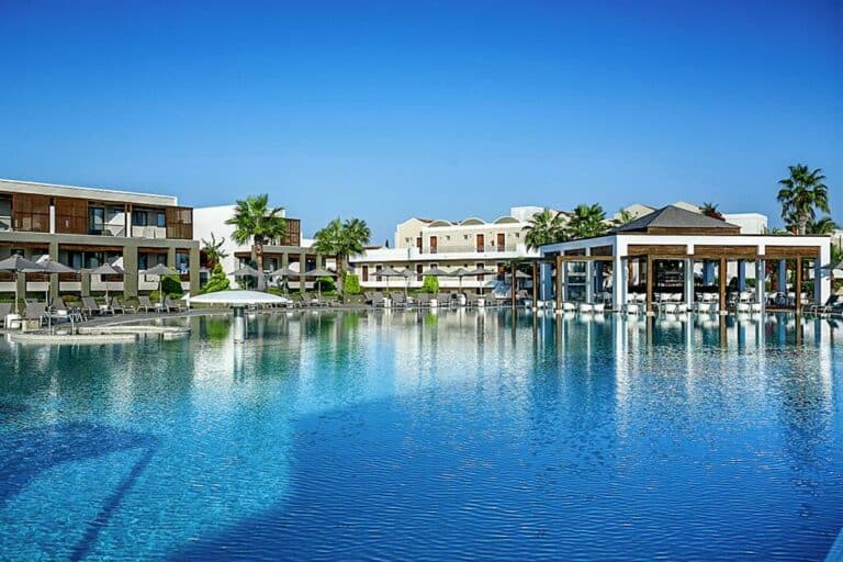 Pelagos Suites Hotel & Spa, Lambi