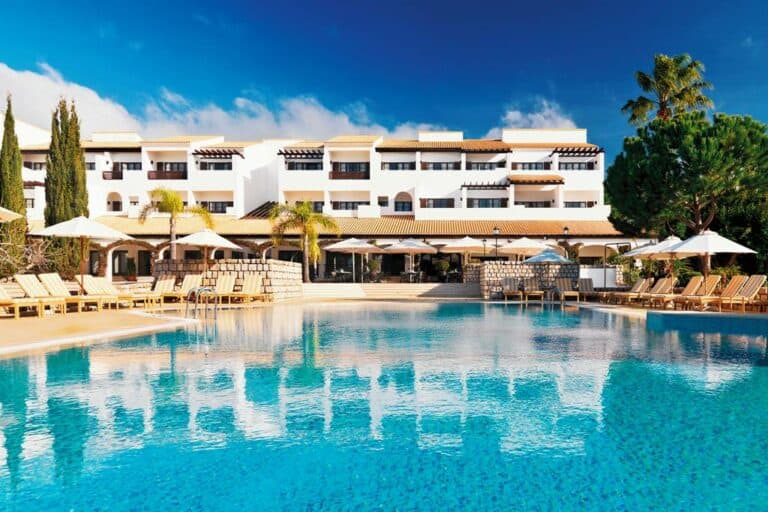 Pine Cliffs Resort