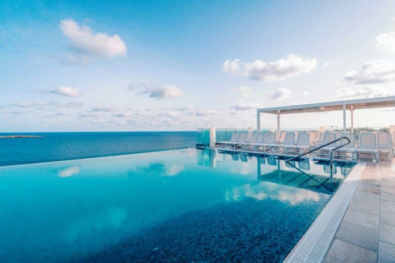 Seaview Hotel, St Paul's Bay