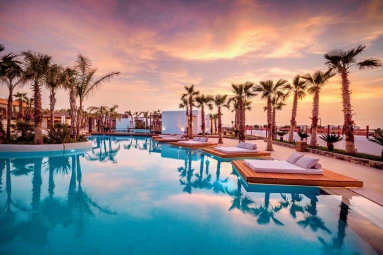 Stella Island Luxury Resort & Spa, Analipsis