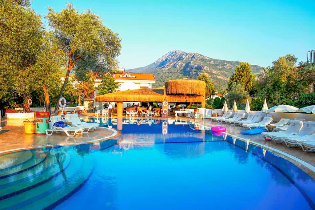The_Pine_Hill_Hotel_&_Suites