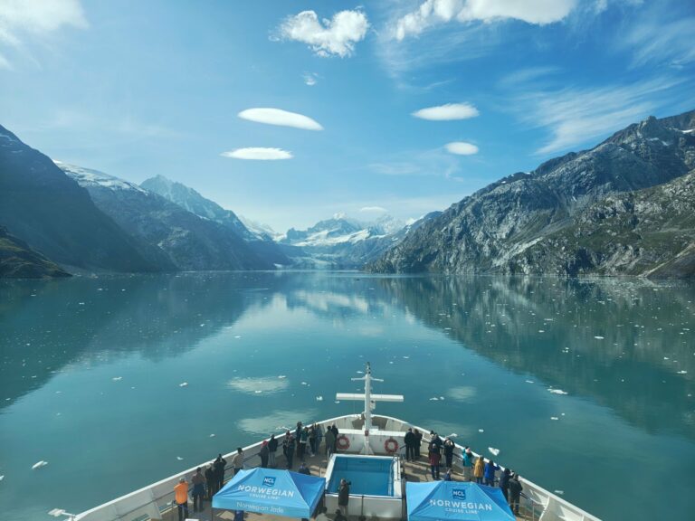 Cruising into Glacier Bay
