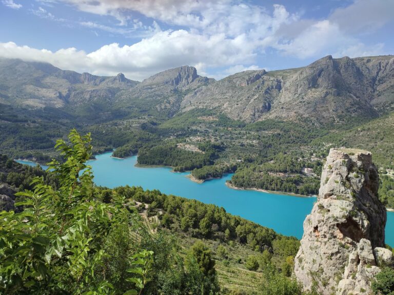 The turquoise reservoir of the Guadalest Valley