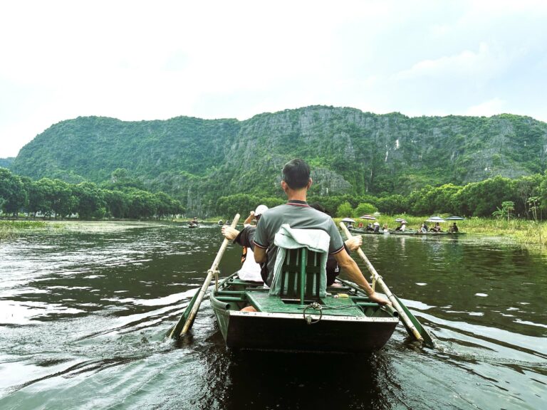 A boat ride through Hoa Lu