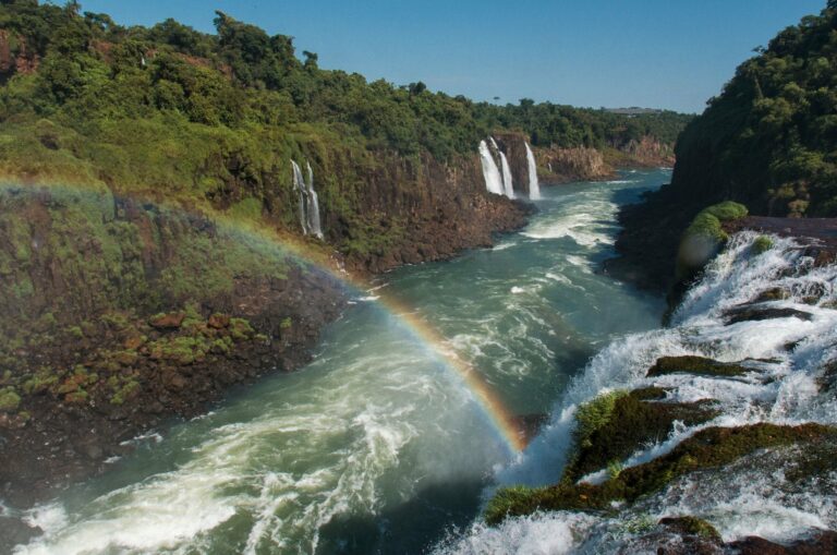 Iguaçu Falls with a rainbow
