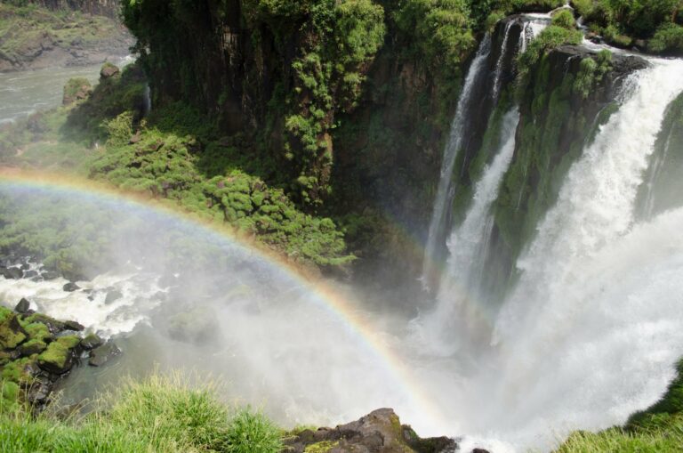 A rainbow over Iguaçu Falls
