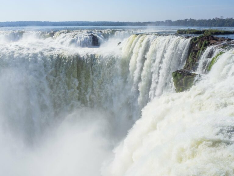 The cascades of Iguazu Falls
