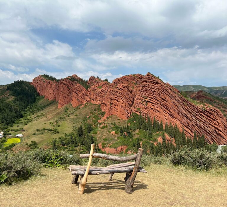 The red rocks of Jeti-Oguz