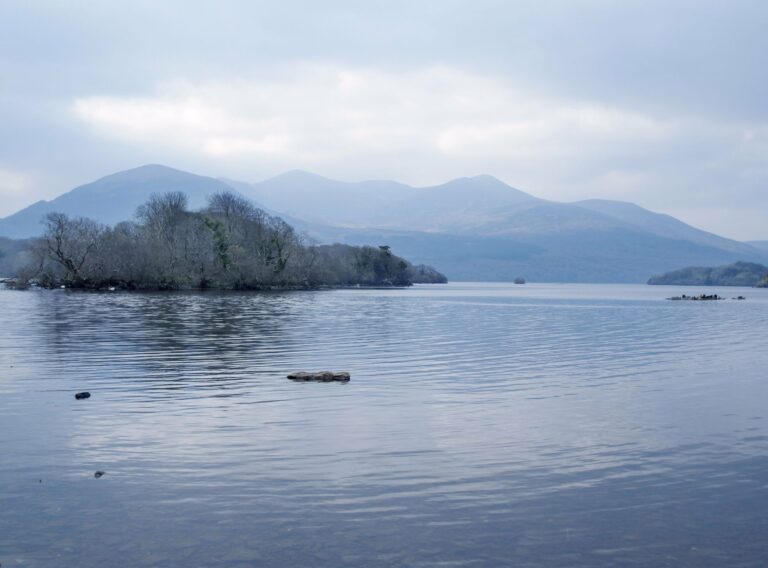 A lake and mountains in Killarney National Park