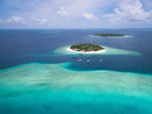 Malahini Kuda Bandos Resort, lagoon island escape